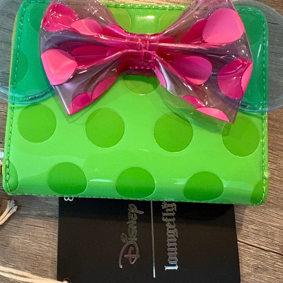 Loungefly Handbags - Loungefly Green Wallet with Pink Polka Dots and Bow